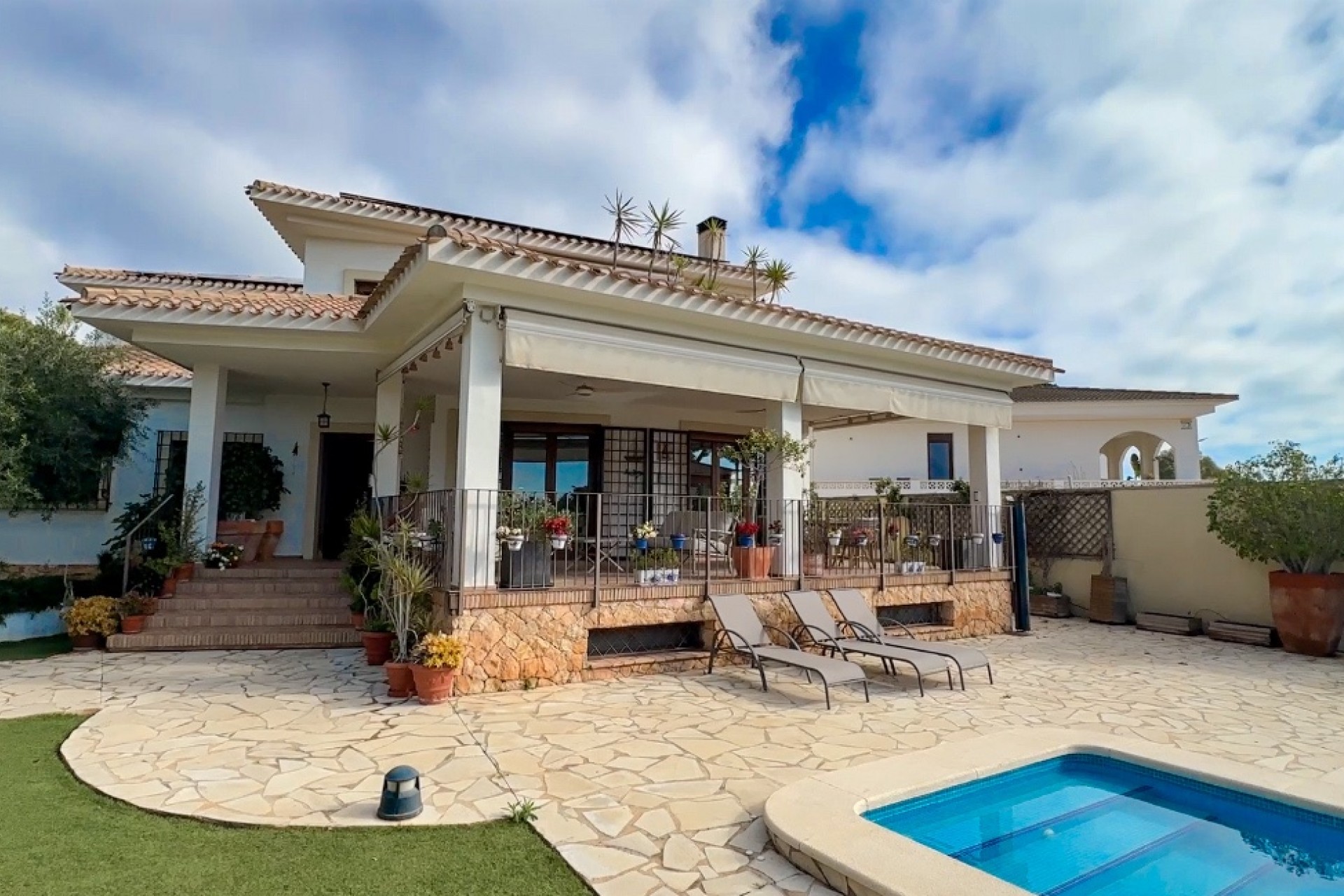 Reventa - Villa -
Dehesa de Campoamor - Costa Blanca