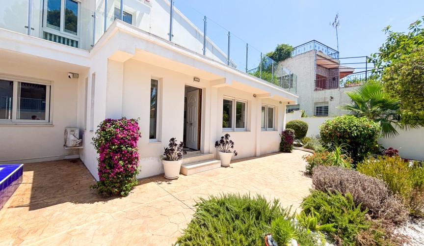 Reventa - Villa -
Dehesa de Campoamor - Costa Blanca