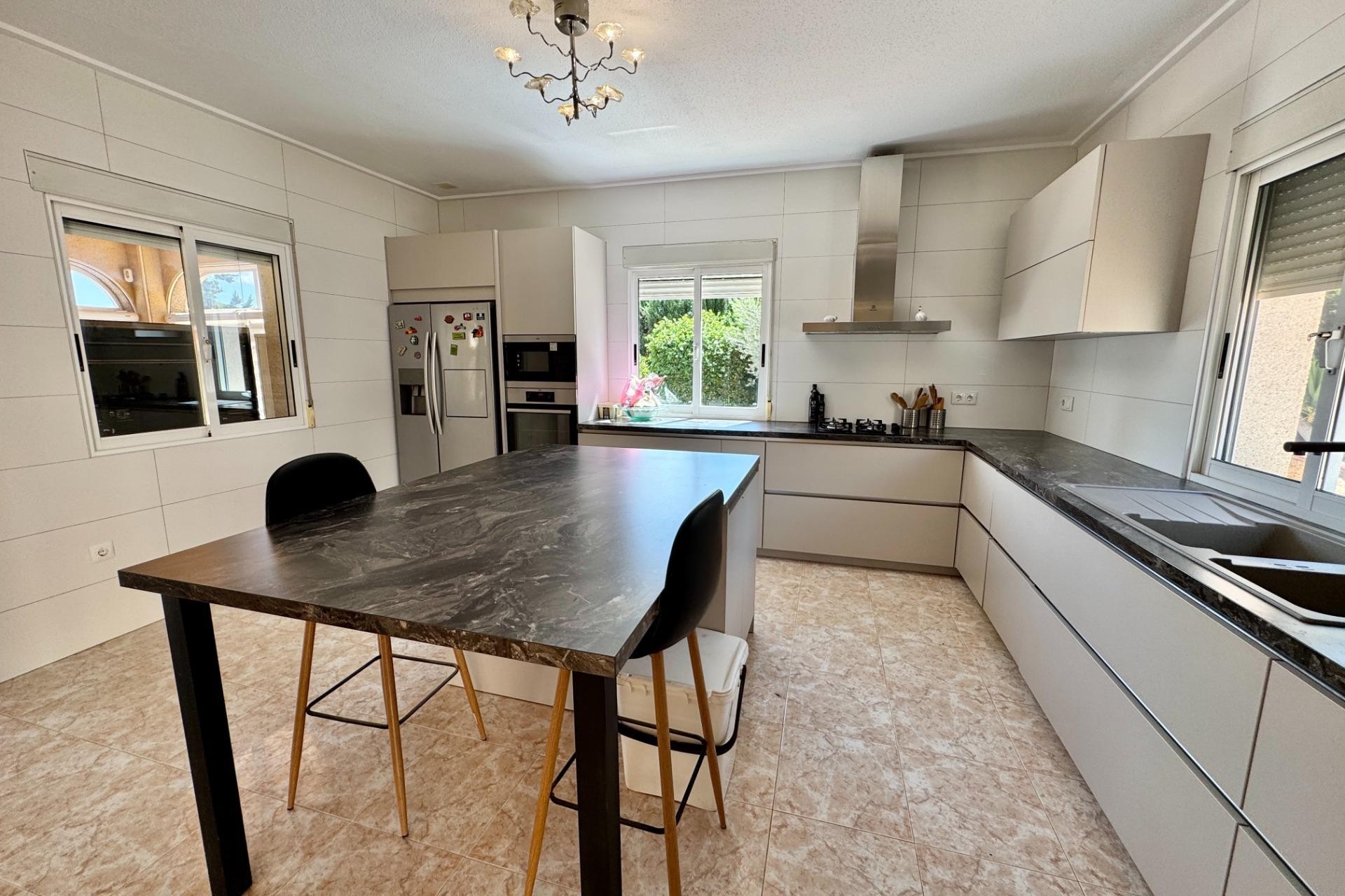 Reventa - Villa -
Dolores - Cmno. Escorredor