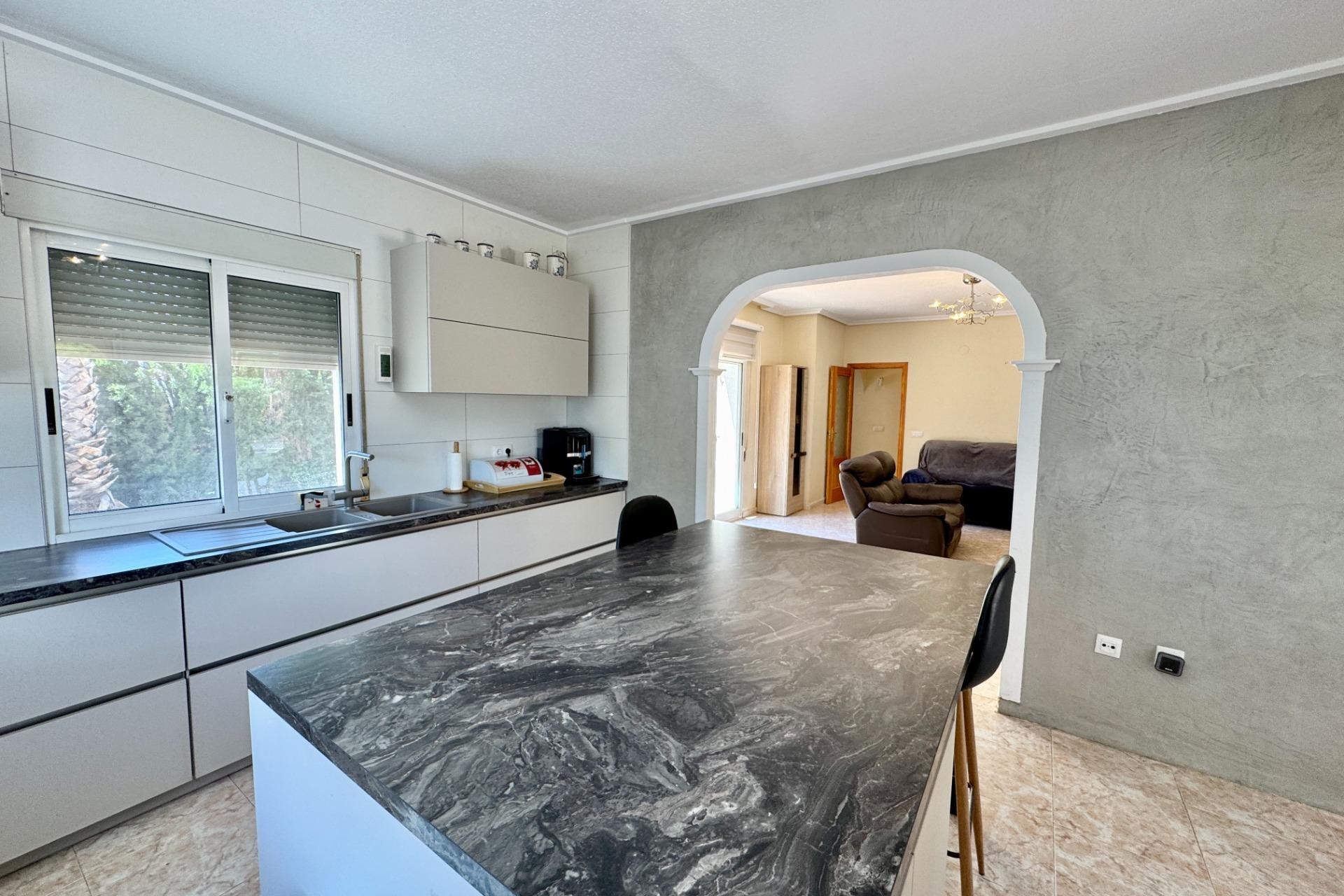 Reventa - Villa -
Dolores - Cmno. Escorredor