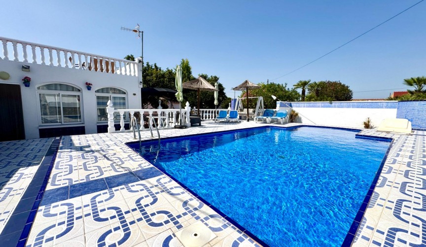 Reventa - Villa -
Dolores - Comunidad Valenciana