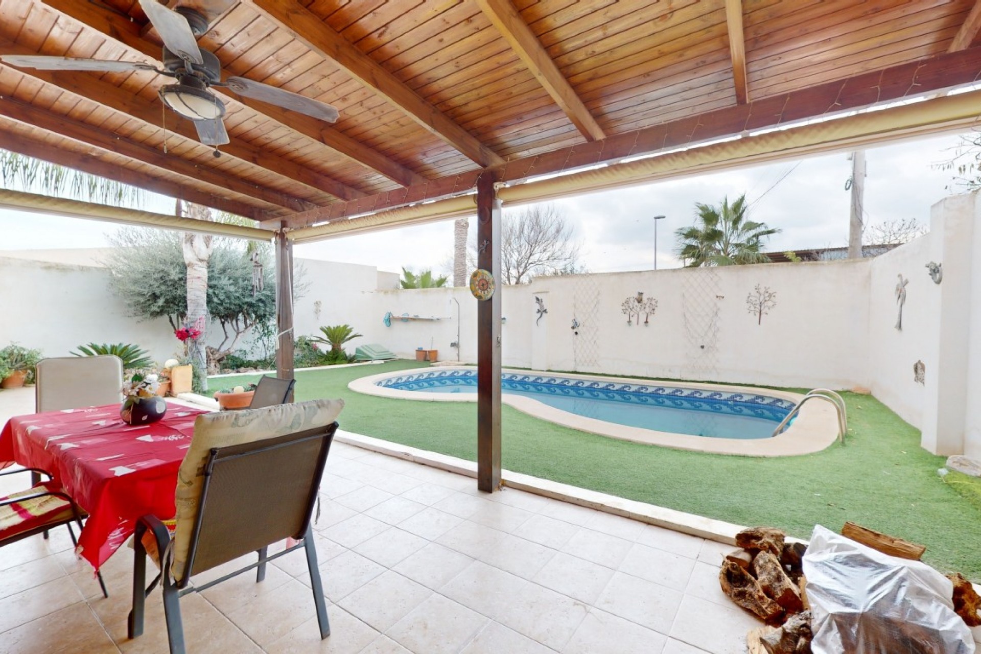 Reventa - Villa -
Dolores de Pacheco - Inland