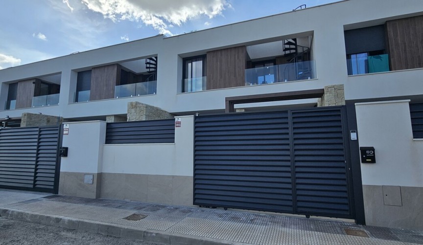 Reventa - Villa -
Dolores - Sector 4