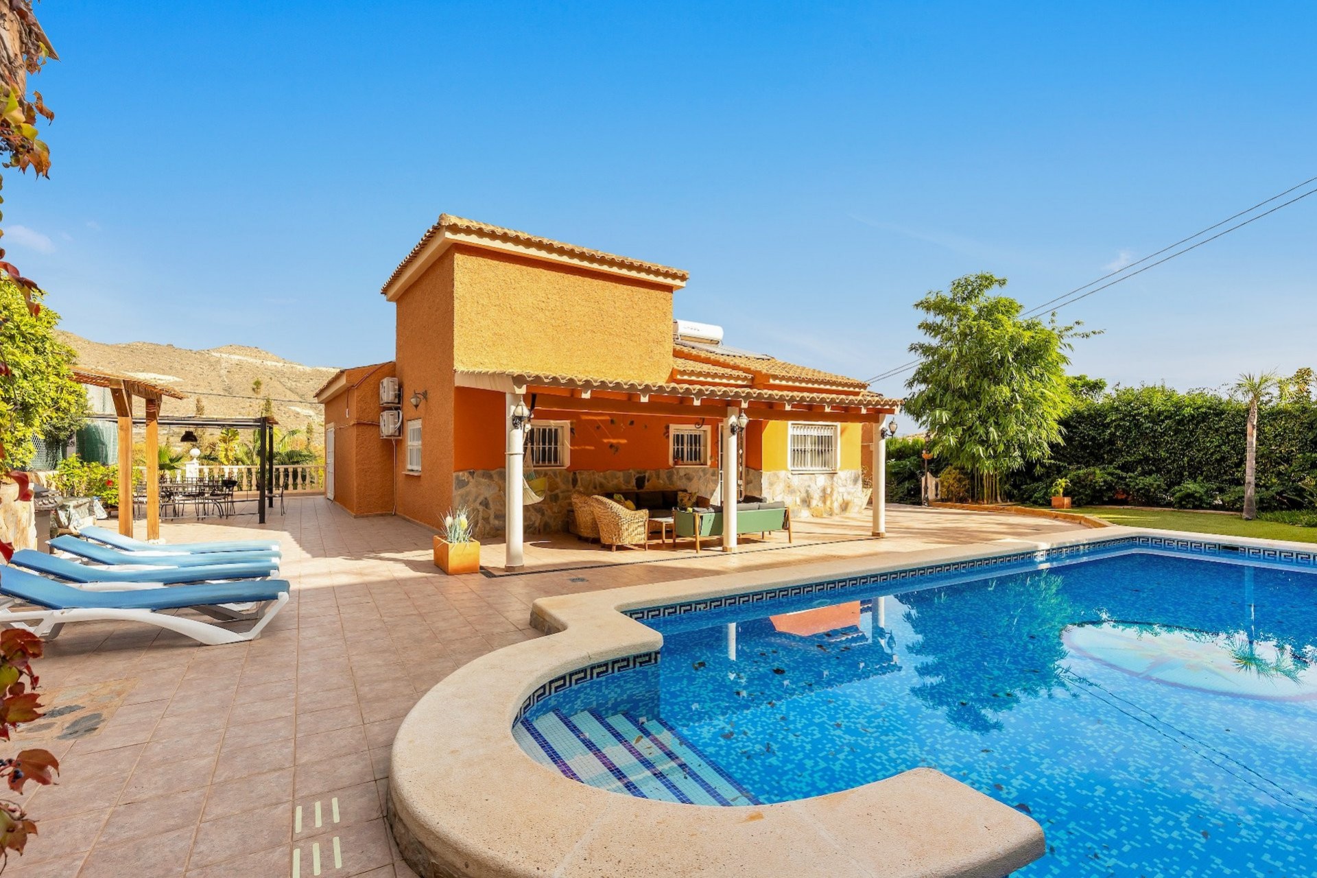 Reventa - Villa -
El Campello - Costa Blanca