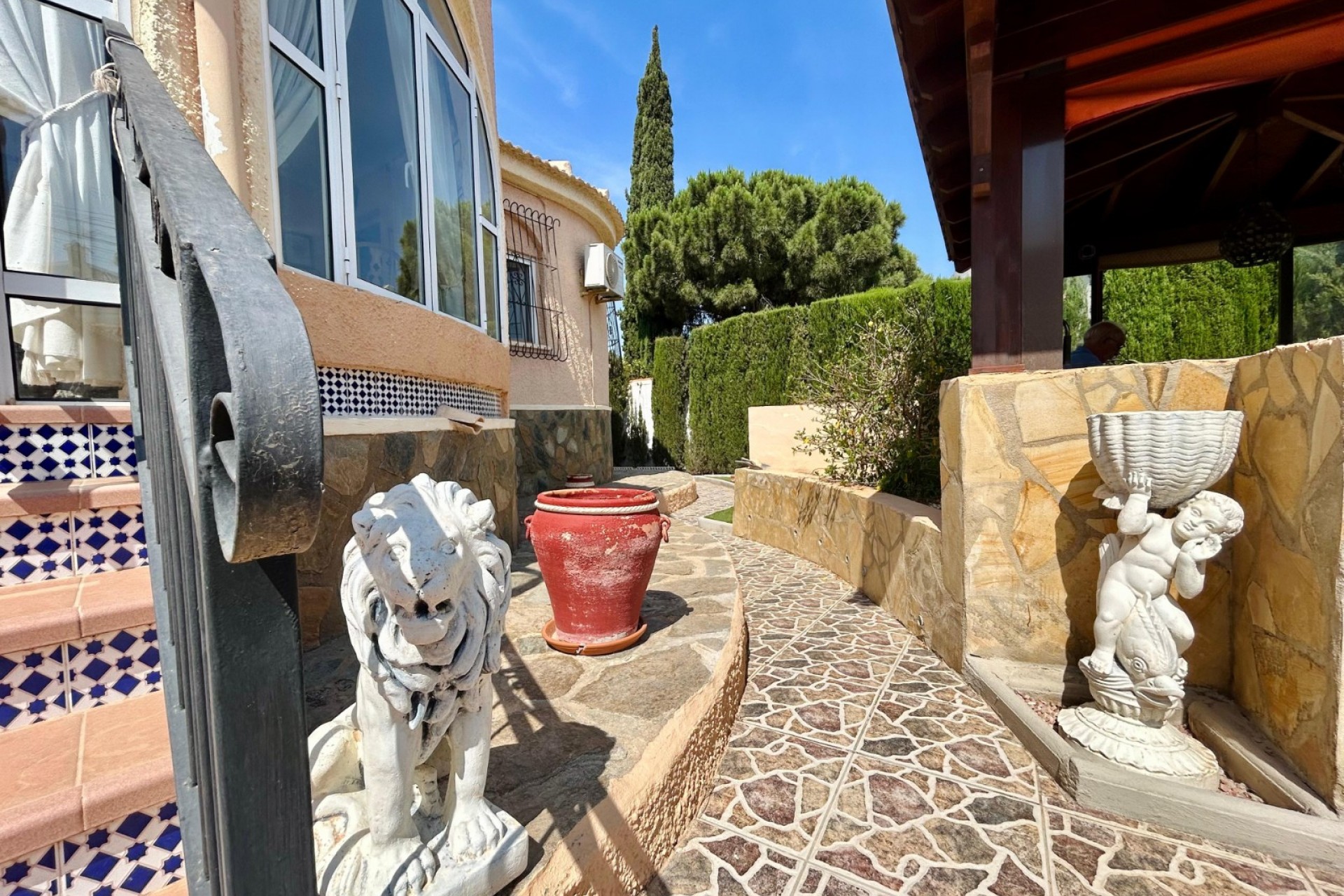 Reventa - Villa -
El Chaparral - Inland