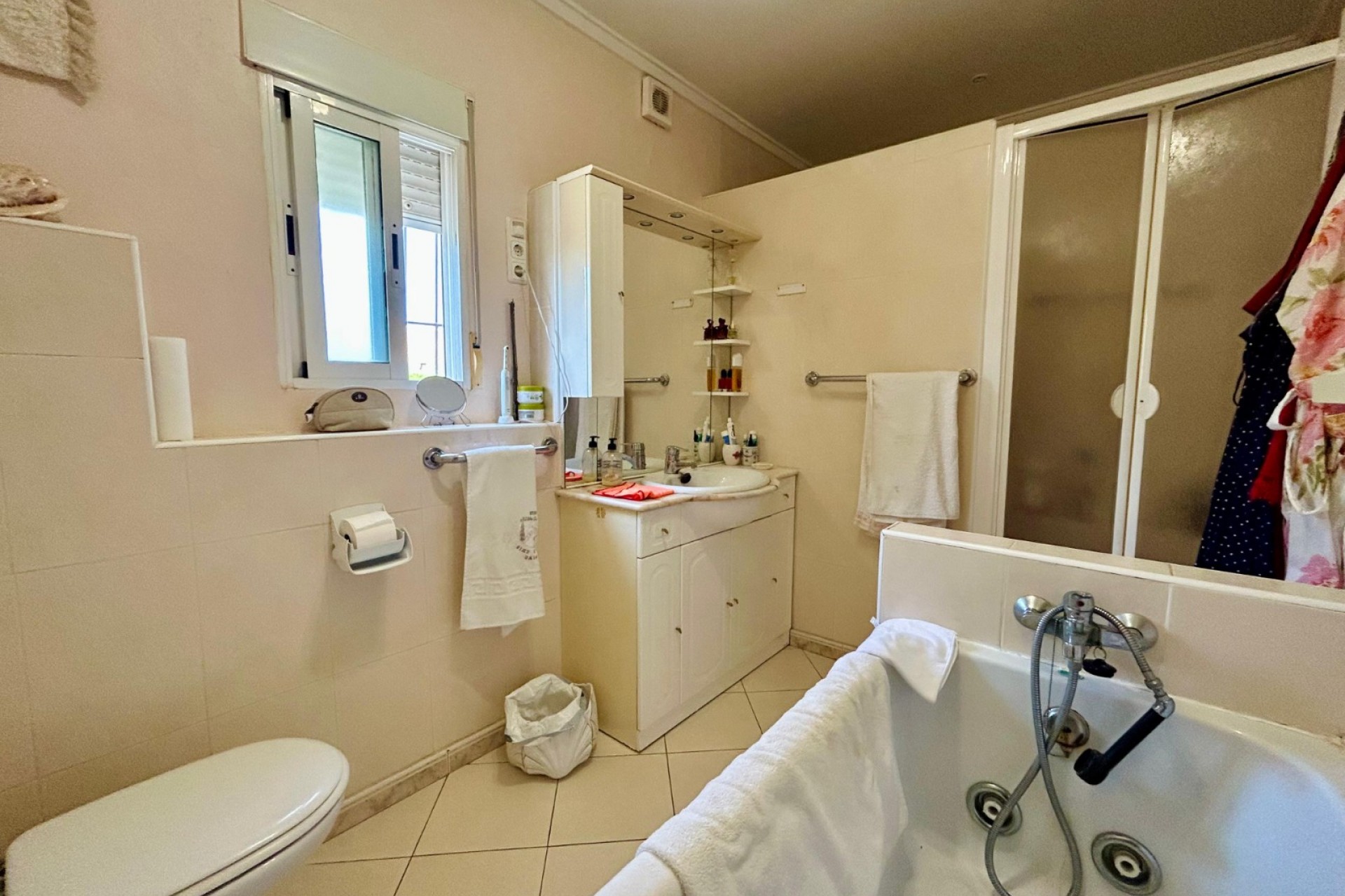 Reventa - Villa -
El Chaparral - Inland