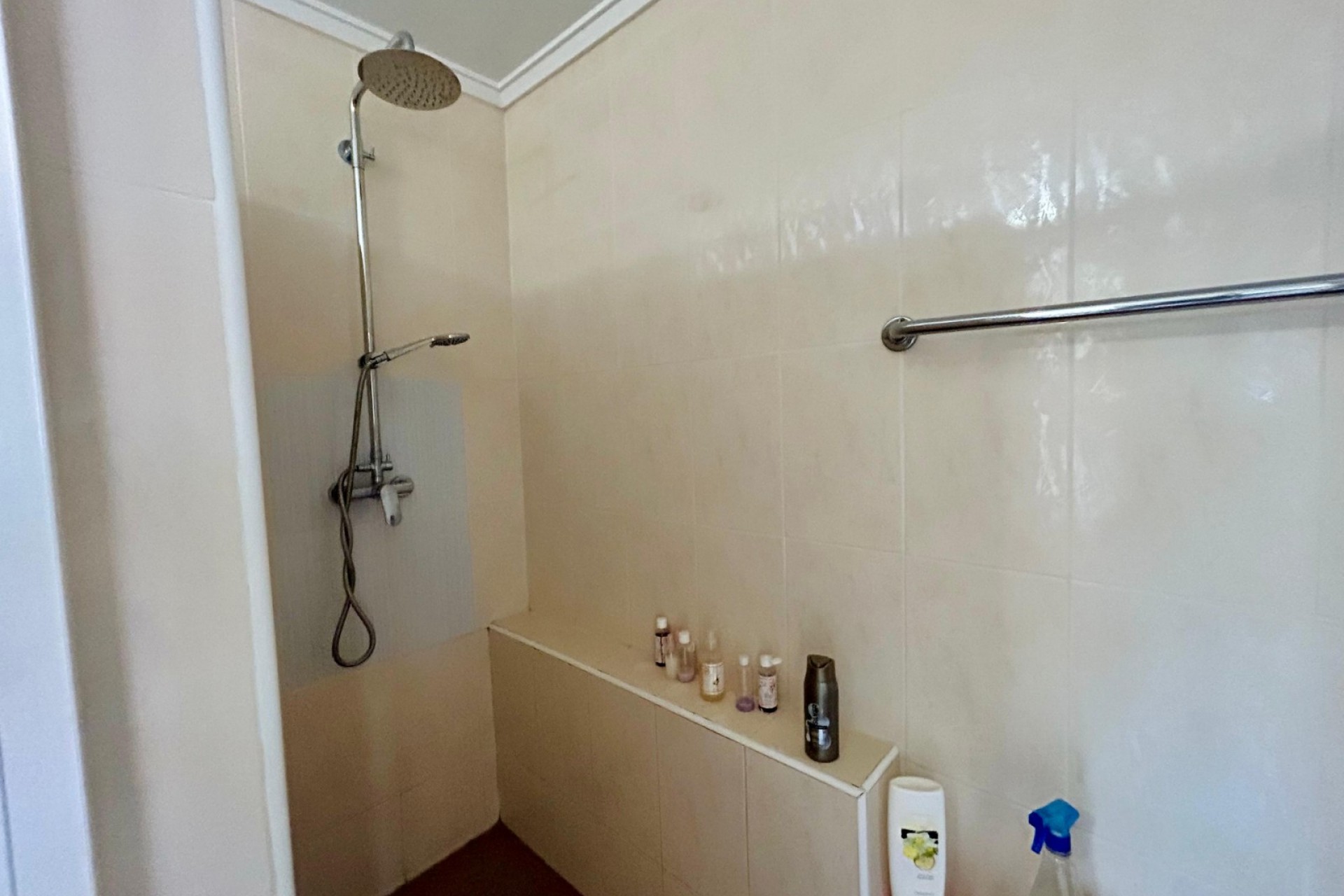 Reventa - Villa -
El Chaparral - Inland