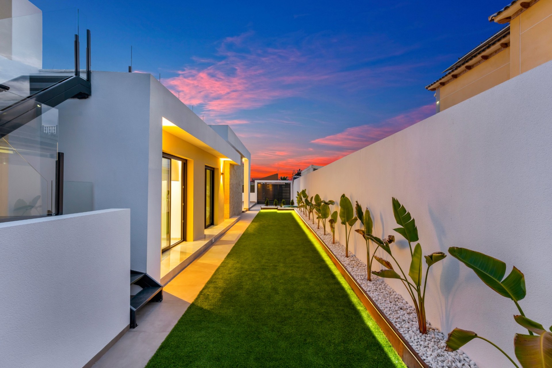 Reventa - Villa -
El Chaparral - Inland