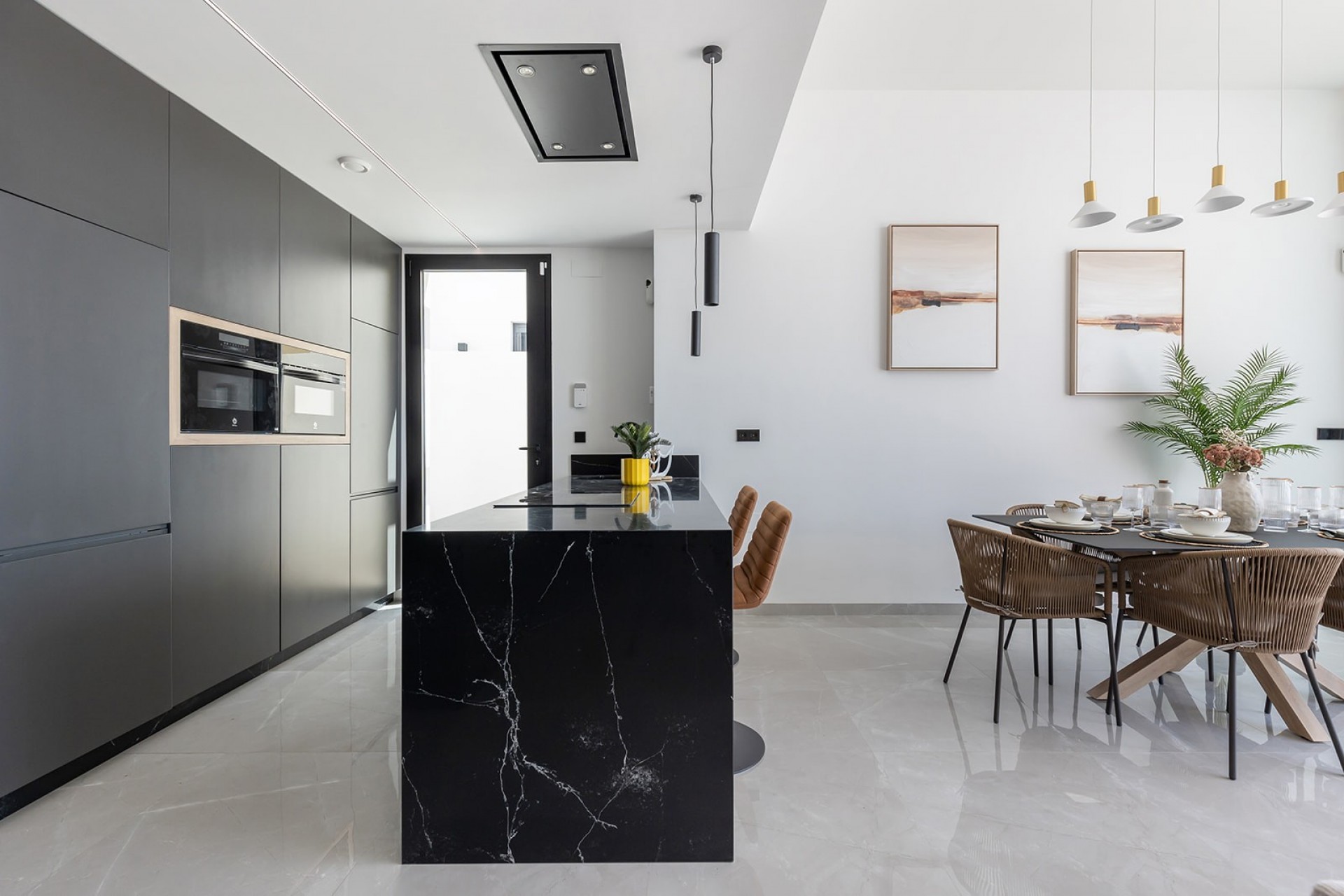 Reventa - Villa -
El Chaparral - Inland