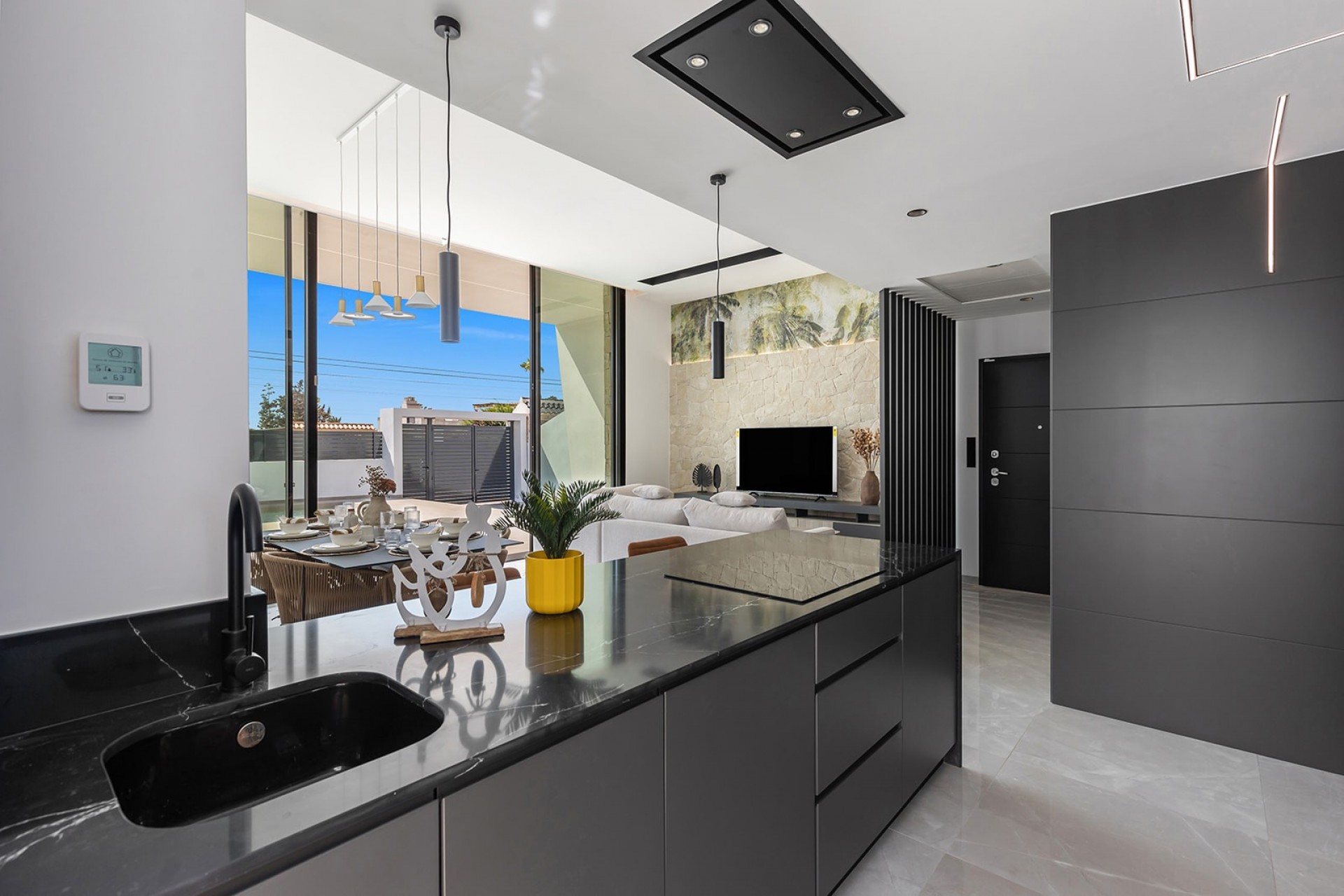 Reventa - Villa -
El Chaparral - Inland