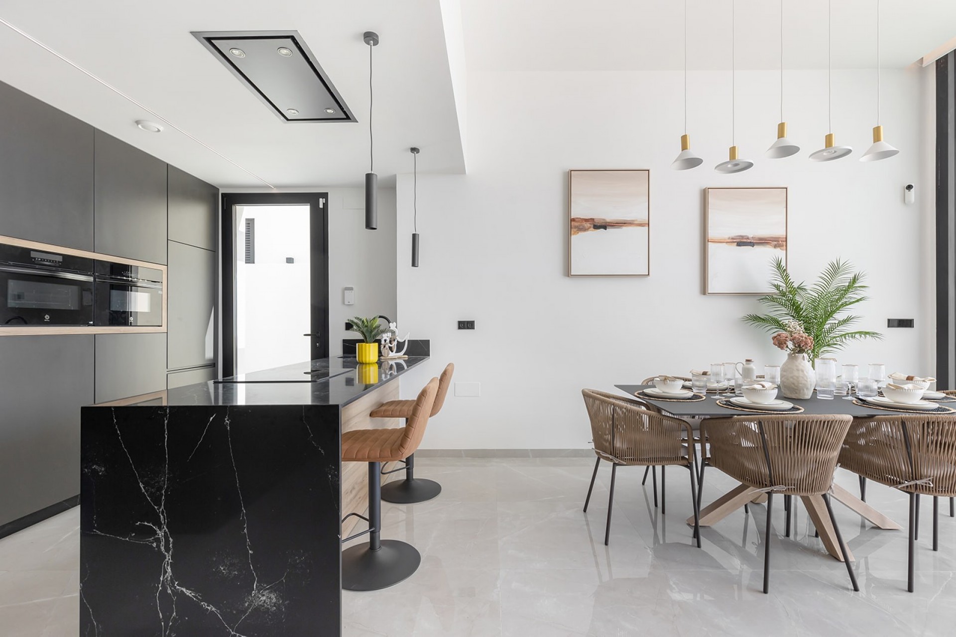 Reventa - Villa -
El Chaparral - Inland