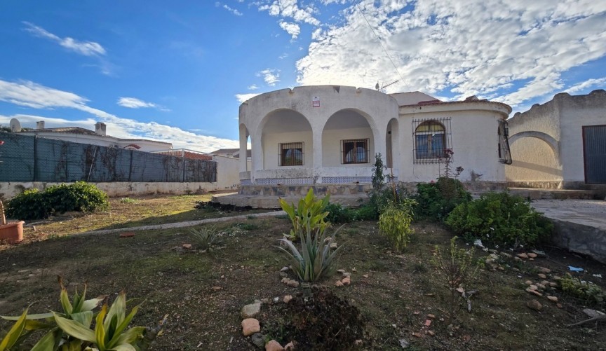 Reventa - Villa -
El Chaparral - Inland