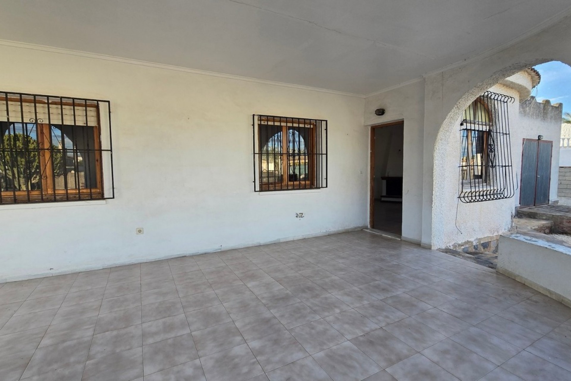 Reventa - Villa -
El Chaparral - Inland