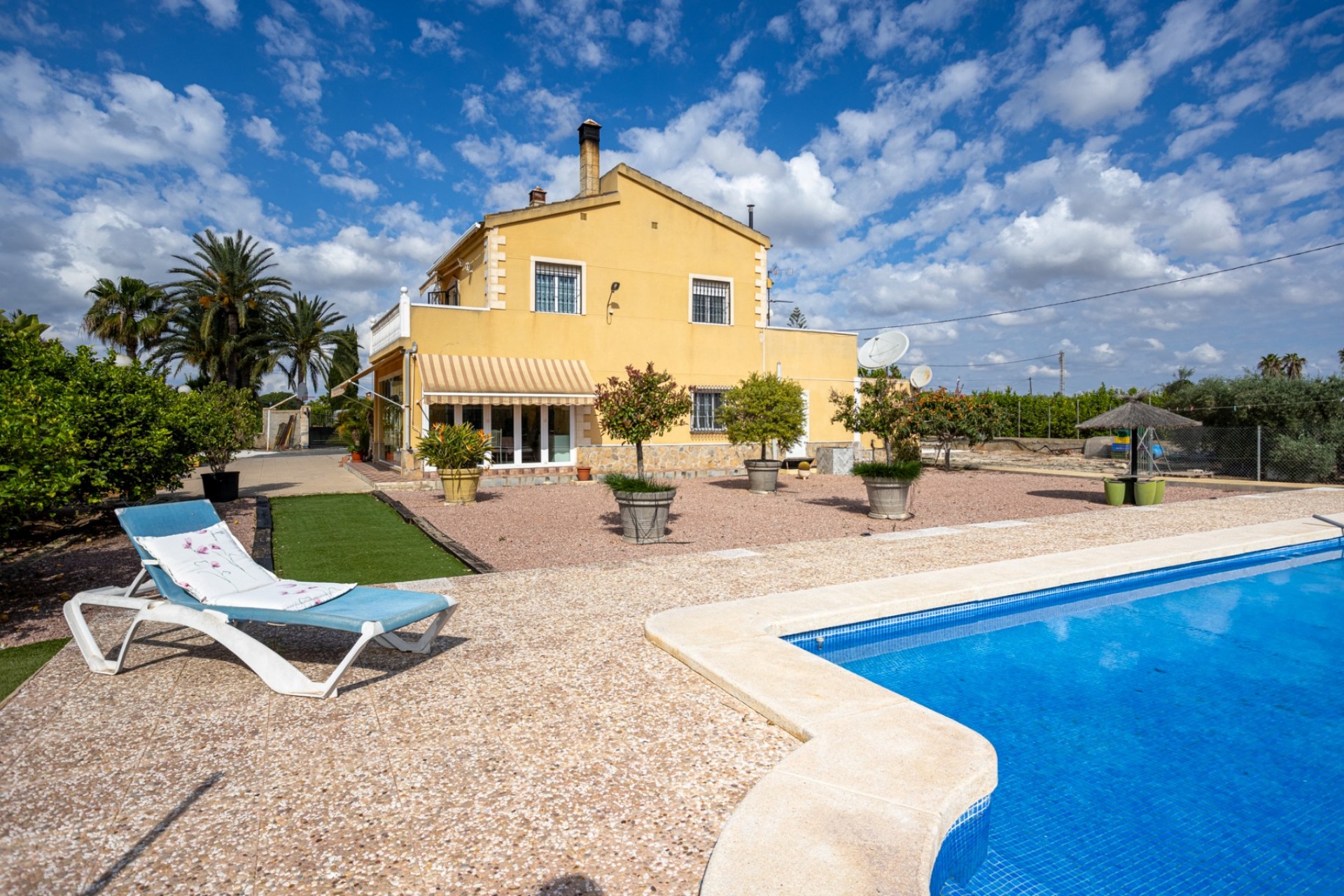Reventa - Villa -
Elche - Costa Blanca