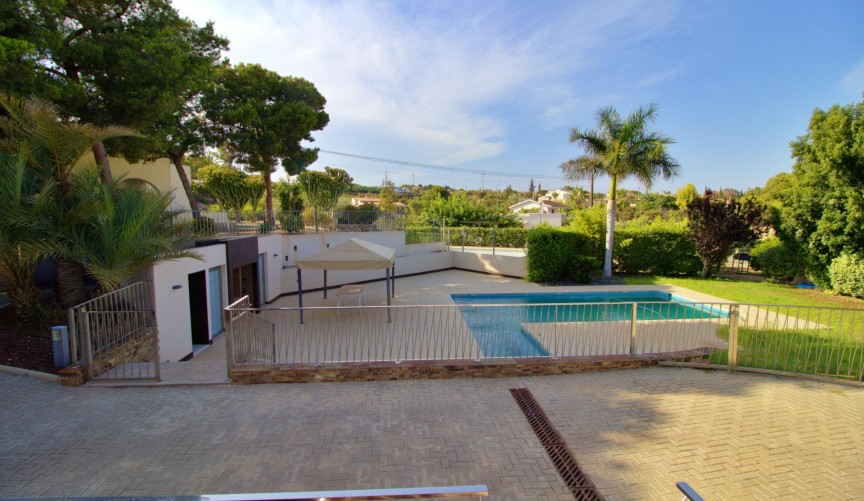 Reventa - Villa -
Elche Pedanías - Peña las Águilas
