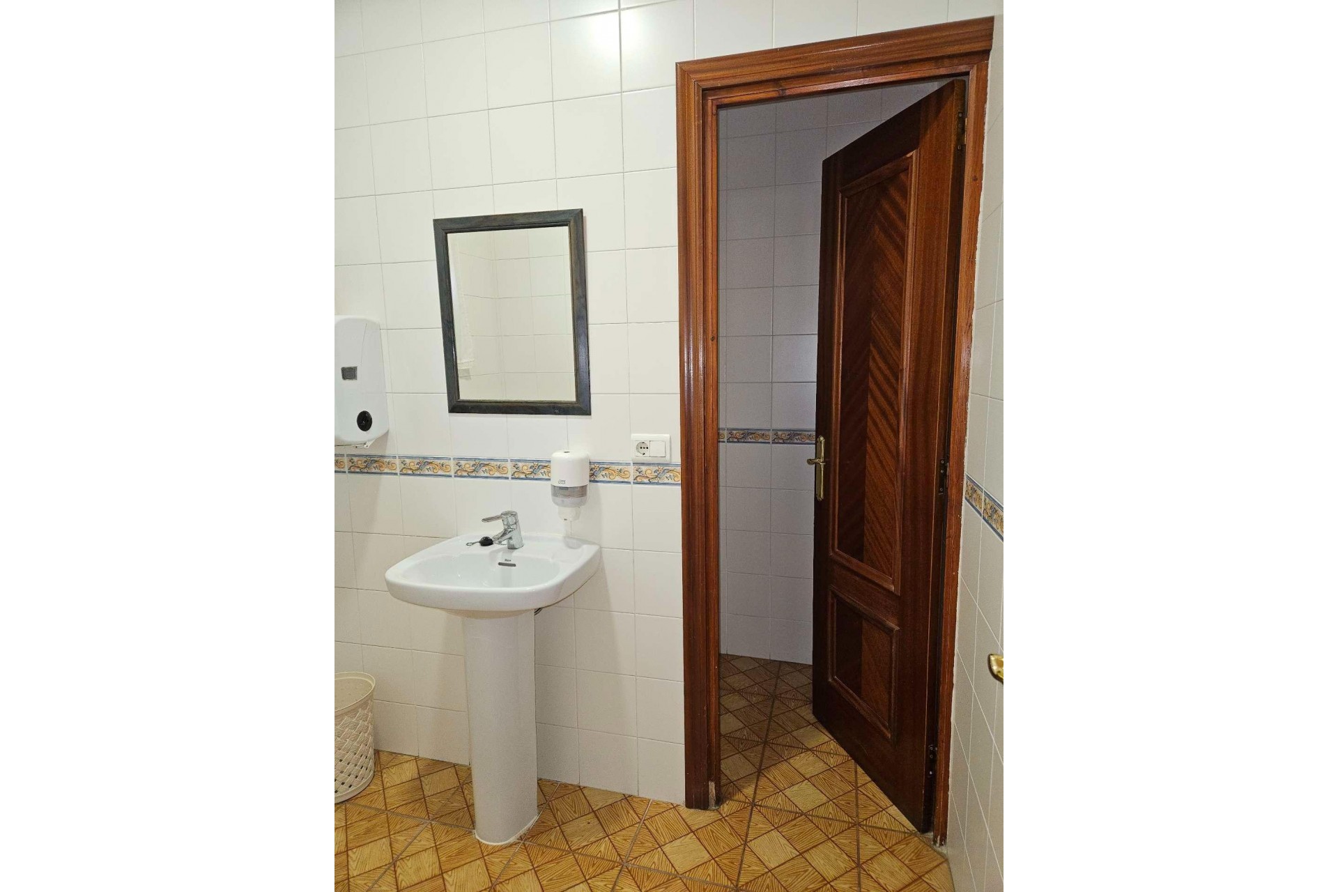 Reventa - Villa -
Elda - 03600