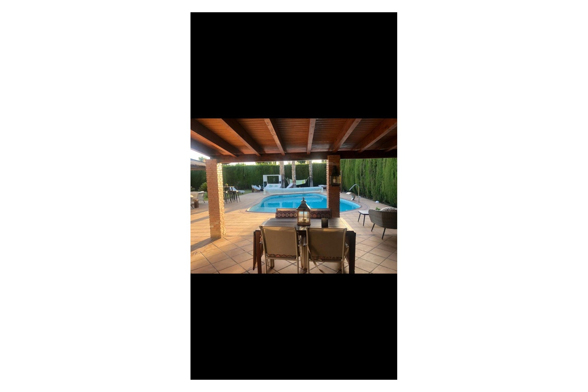 Reventa - Villa -
Elda - Inland