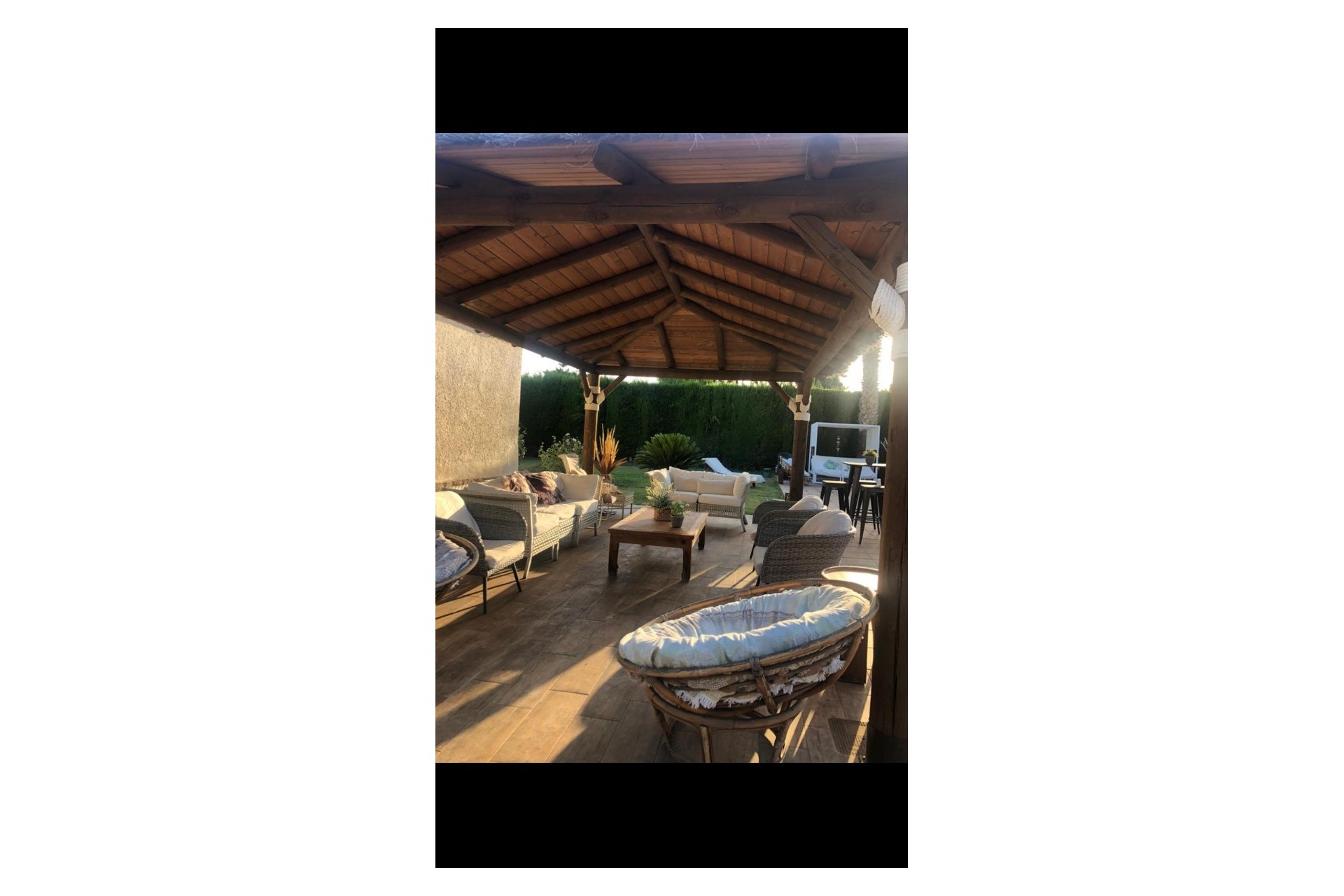 Reventa - Villa -
Elda - Inland