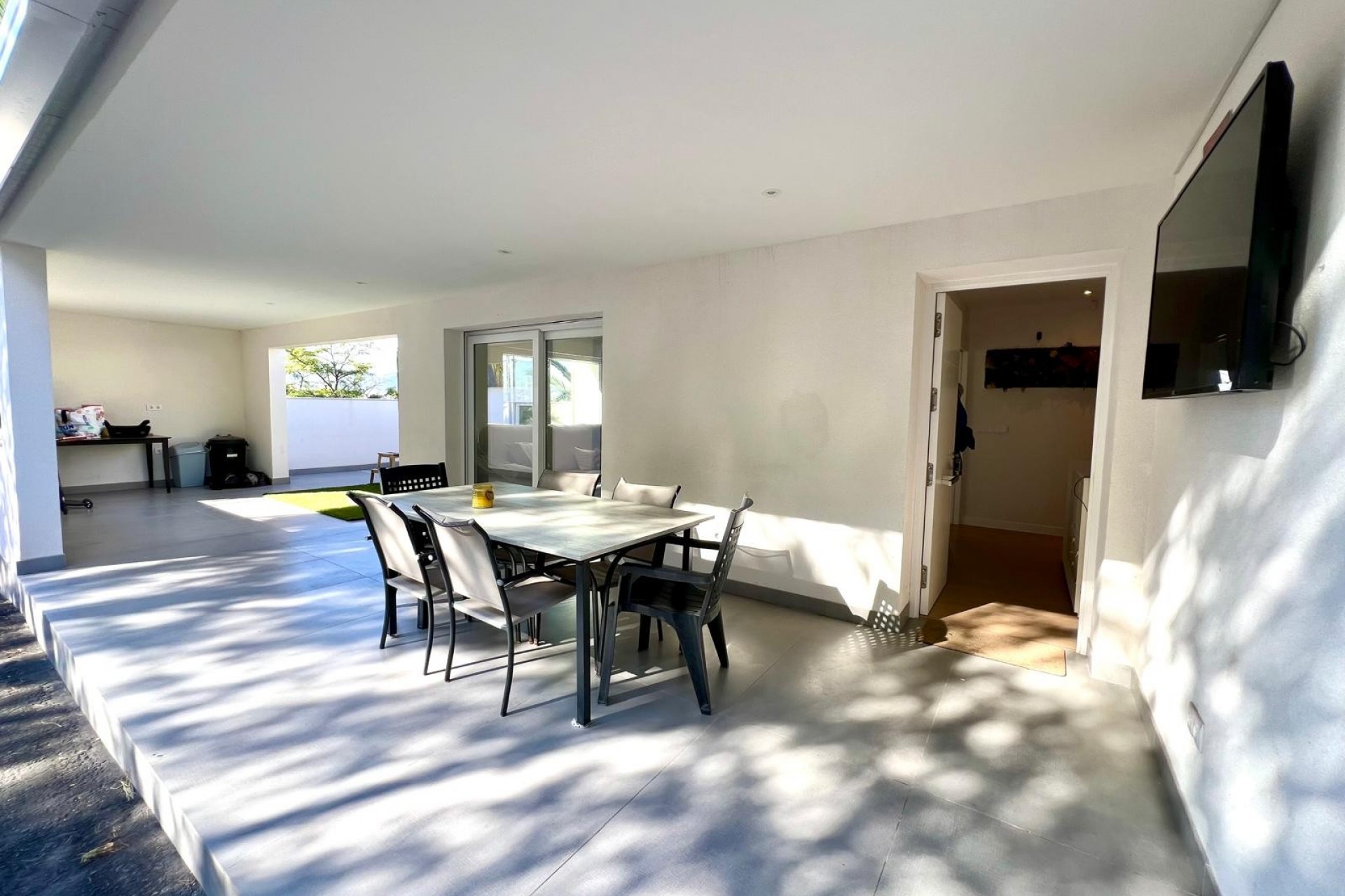 Reventa - Villa -
Elda - Inland