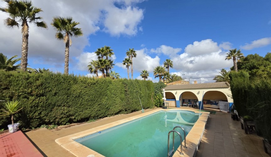 Reventa - Villa -
Elda - Inland