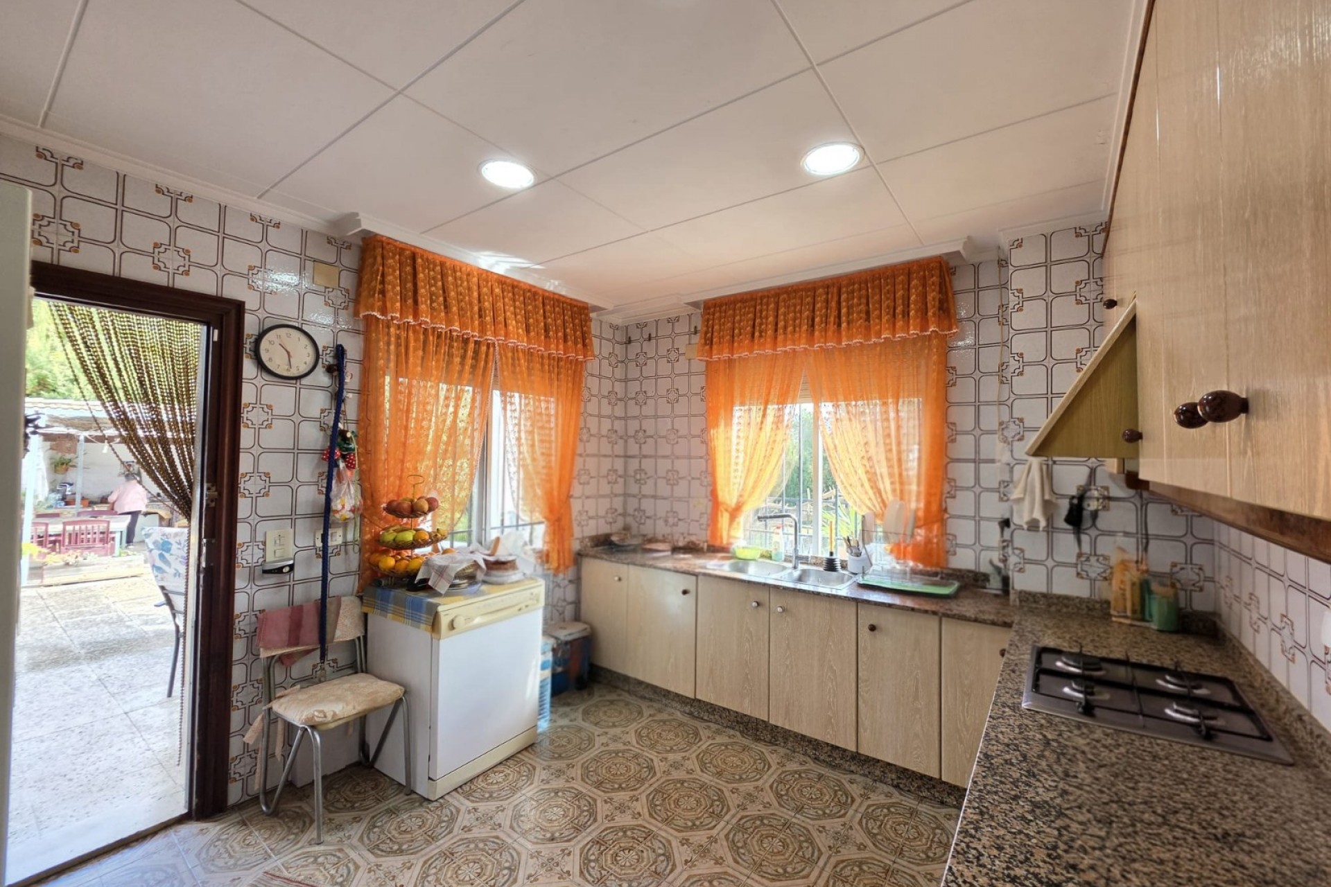 Reventa - Villa -
Elda - Inland