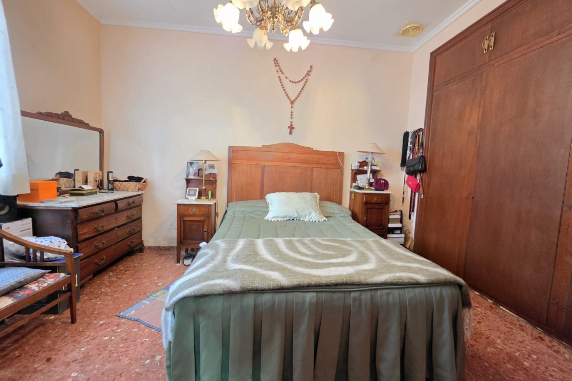 Reventa - Villa -
Elda - Inland