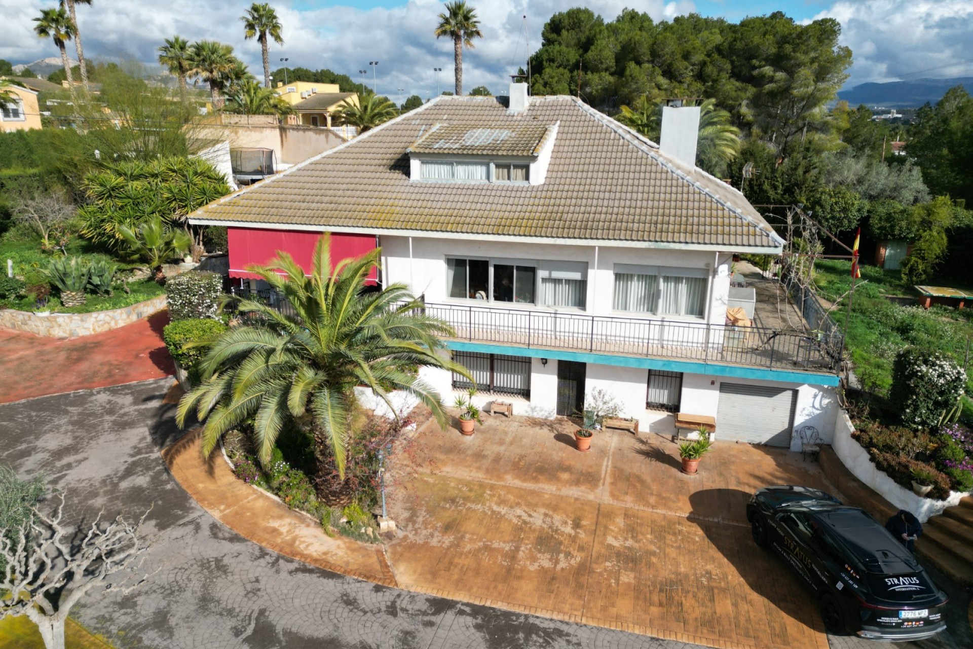 Reventa - Villa -
Elda - Inland