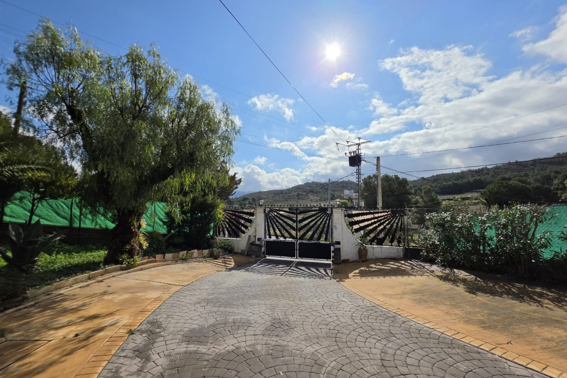 Reventa - Villa -
Elda - Inland