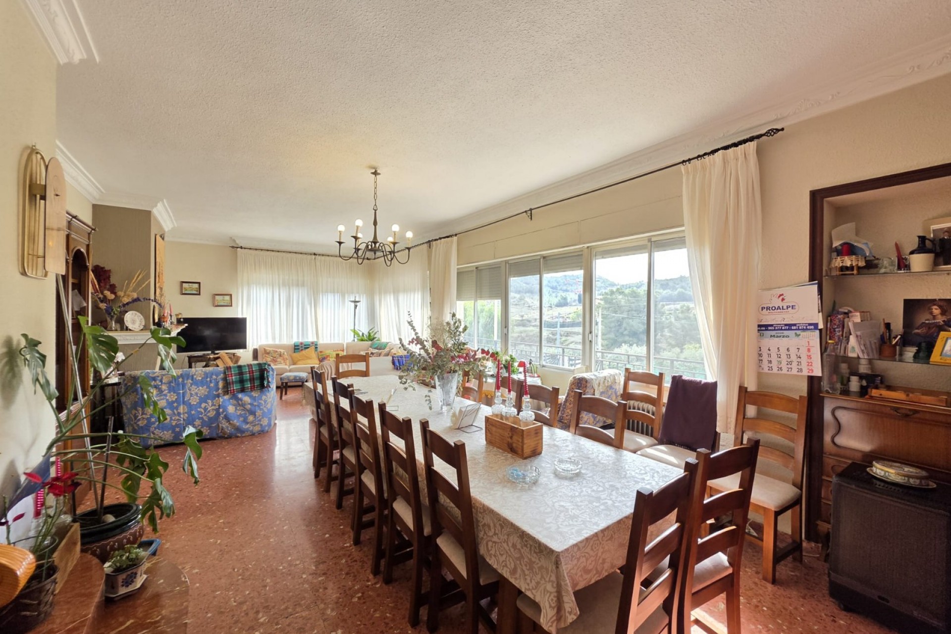 Reventa - Villa -
Elda - Inland