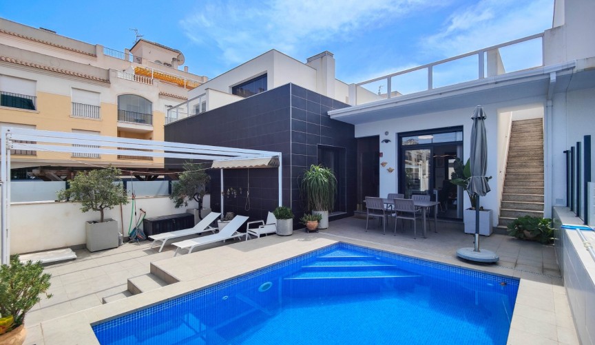 Reventa - Villa -
Formentera del Segura - Costa Blanca