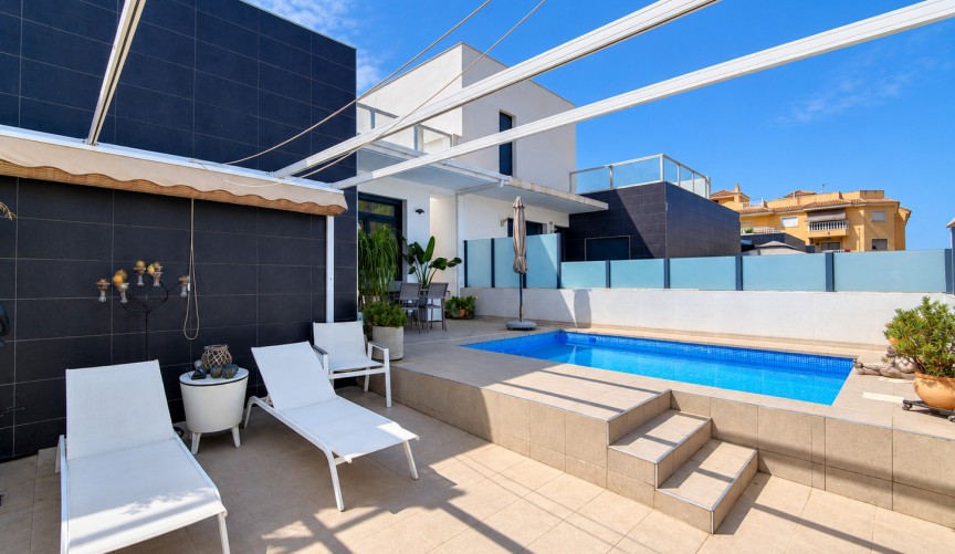 Reventa - Villa -
Formentera del Segura - Costa Blanca