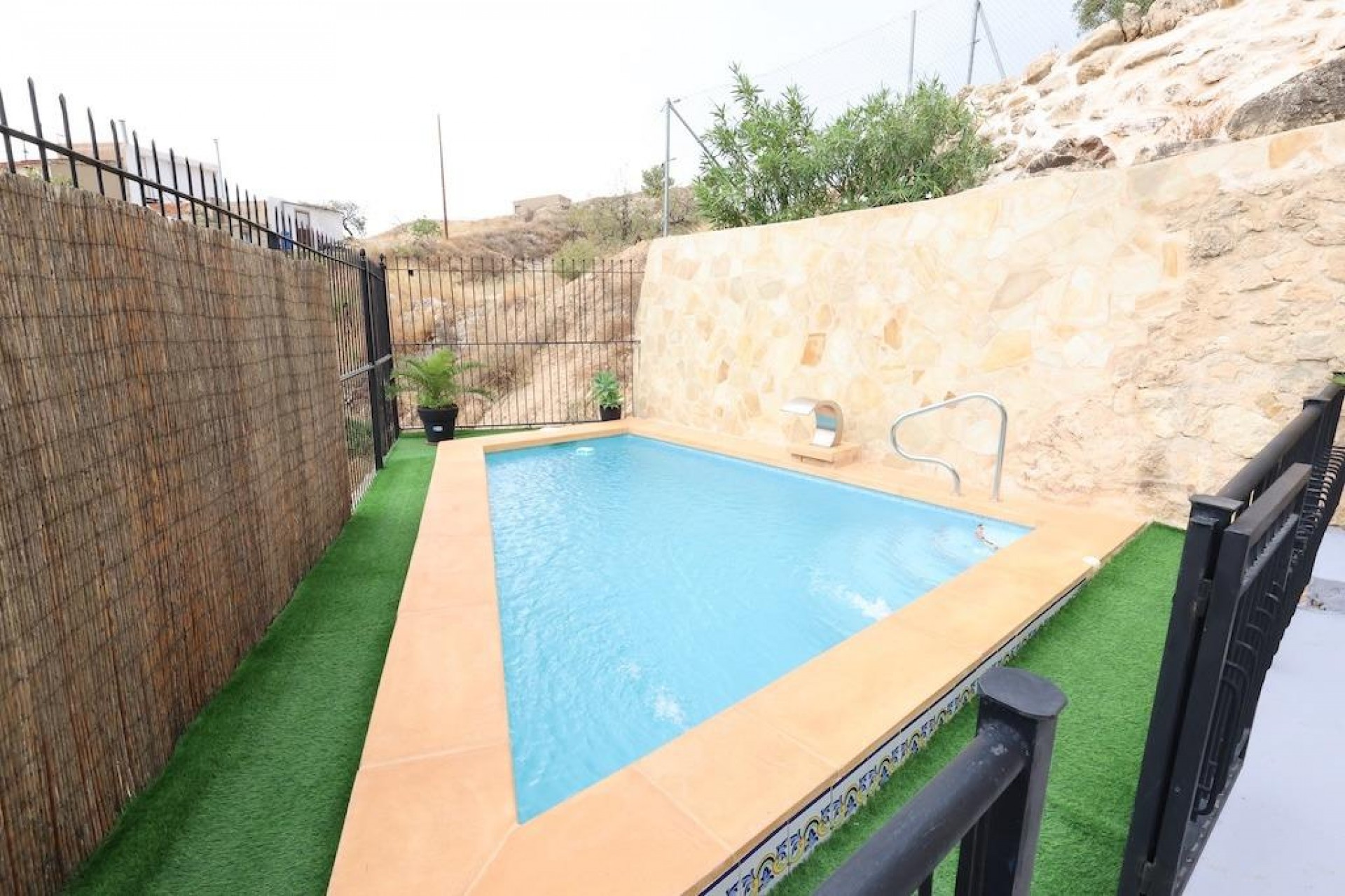 Reventa - Villa -
Fortuna - Inland