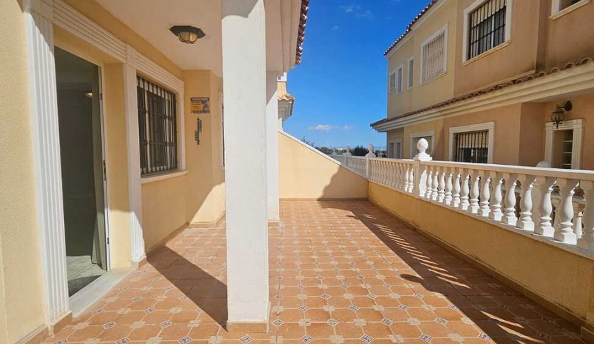 Reventa - Villa -
Guardamar del Segura - Campomar