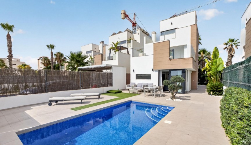 Reventa - Villa -
Guardamar del Segura - El Raso