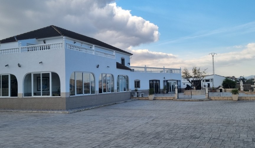 Reventa - Villa -
Hondón de los Fráiles - Inland