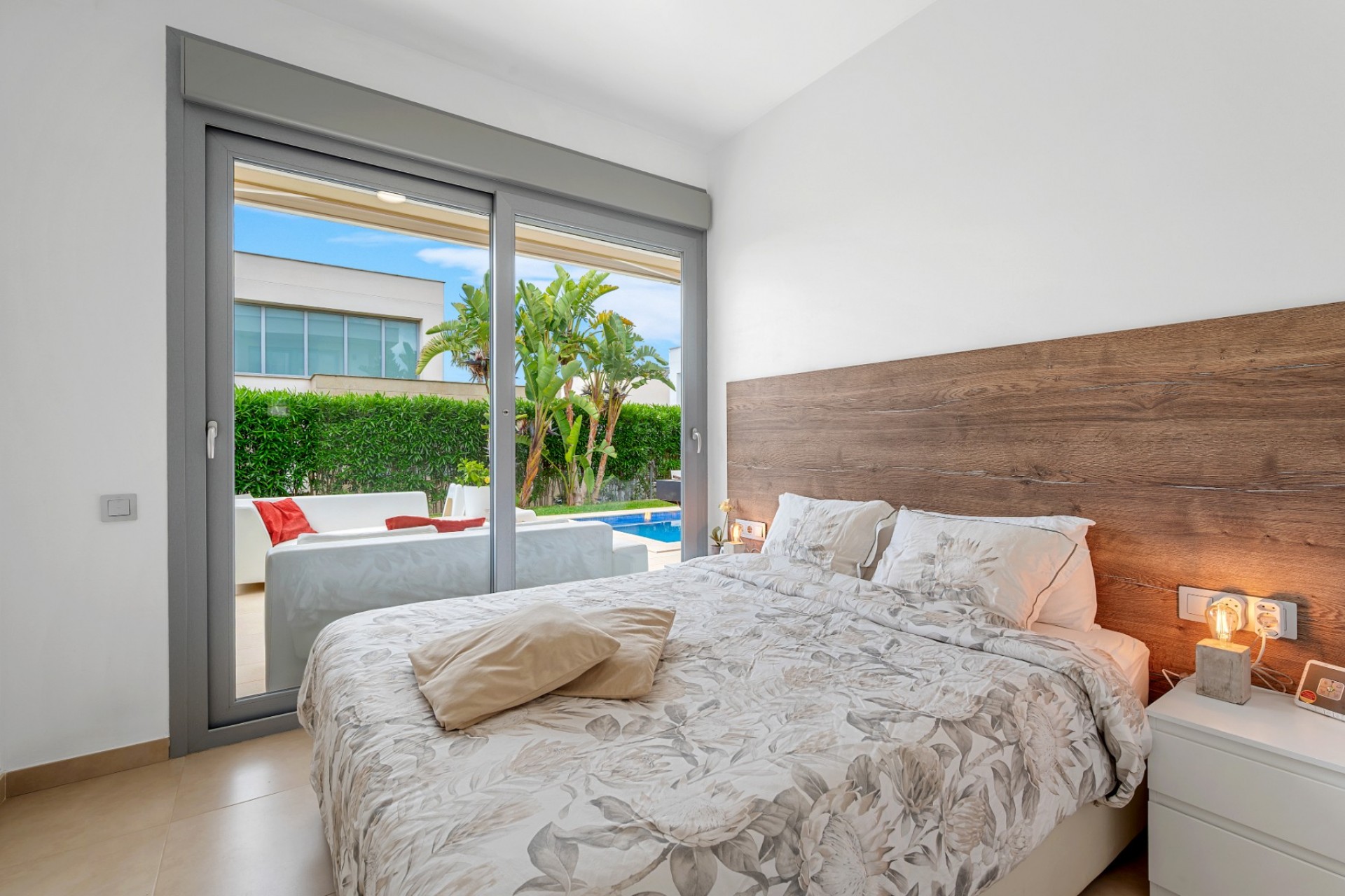 Reventa - Villa -
Jacarilla - Inland