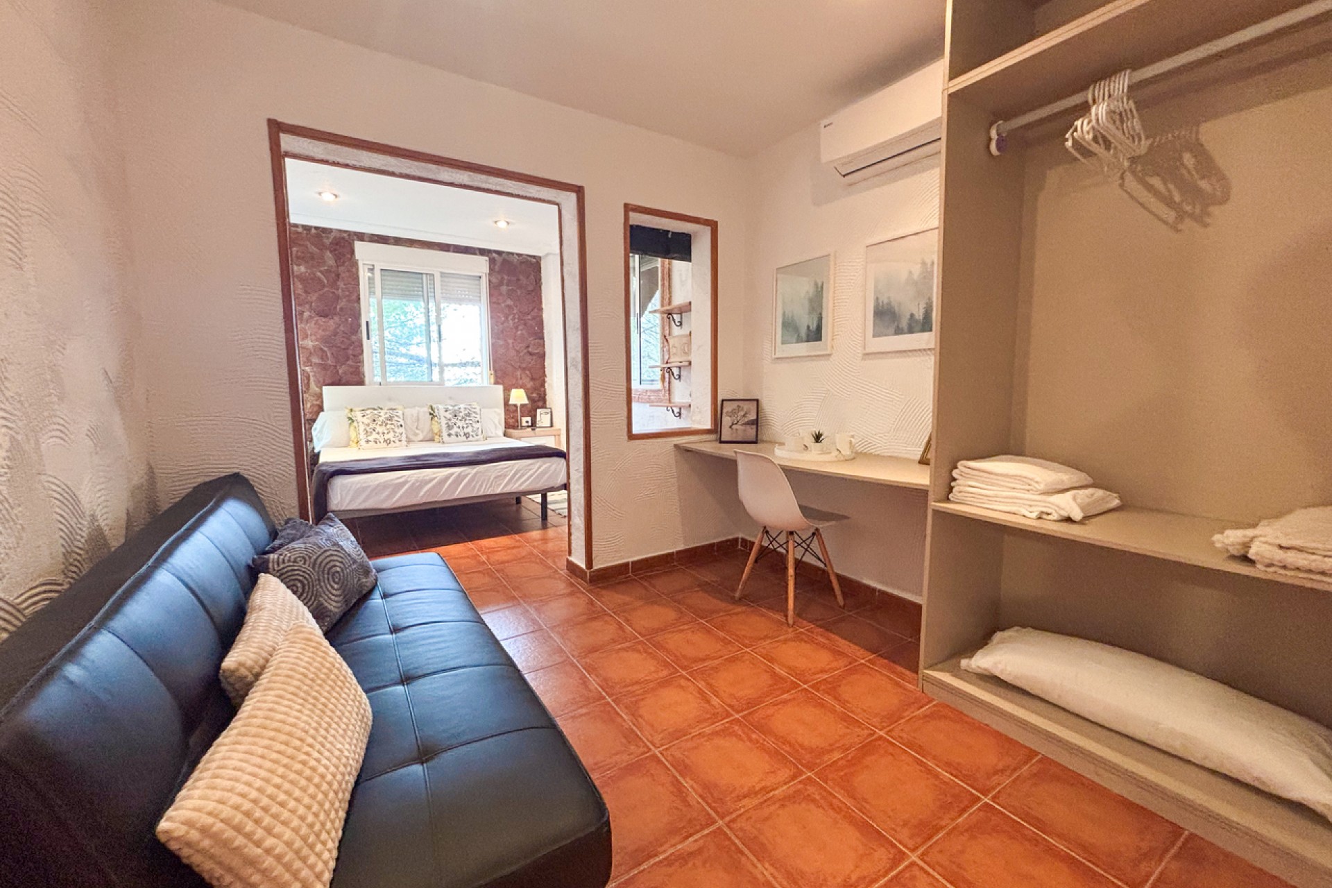Reventa - Villa -
Jacarilla - Inland