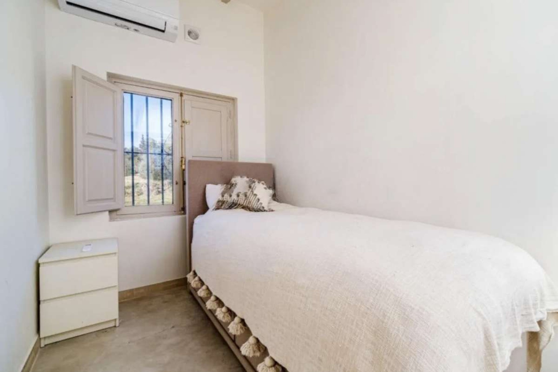 Reventa - Villa -
Jesus Pobre - Inland