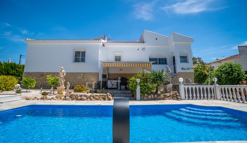 Reventa - Villa -
La Marina - Costa Blanca