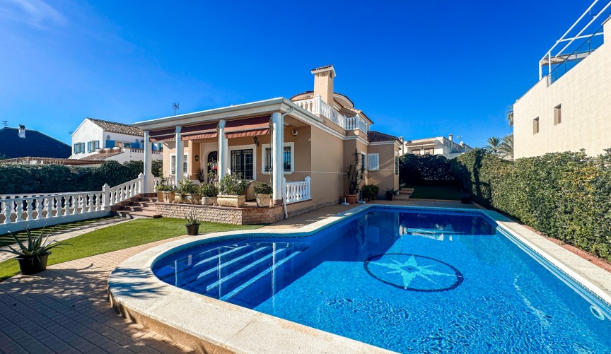 Reventa - Villa -
La Mata - Costa Blanca