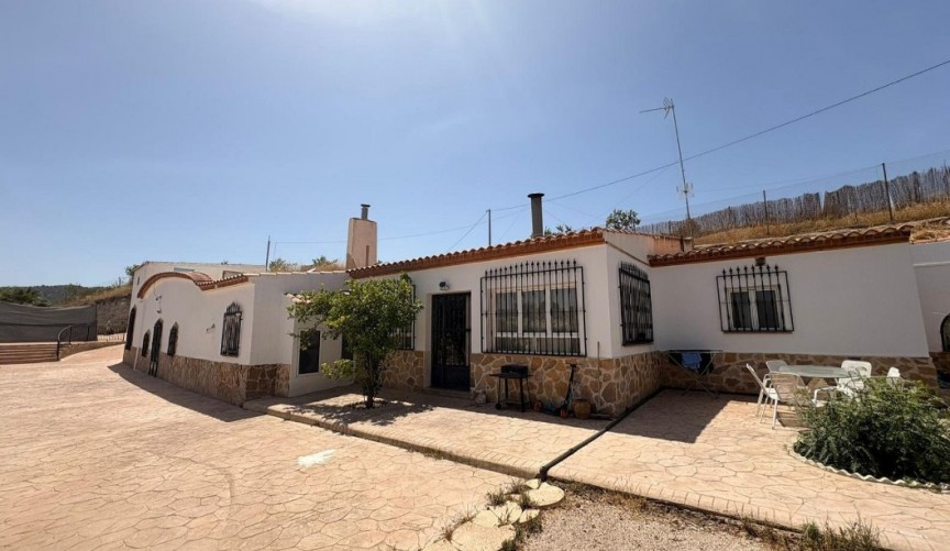 Reventa - Villa -
La Zarza - Inland