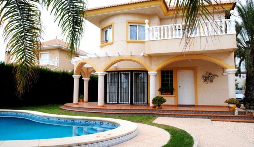 Reventa - Villa -
La Zenia - Costa Blanca