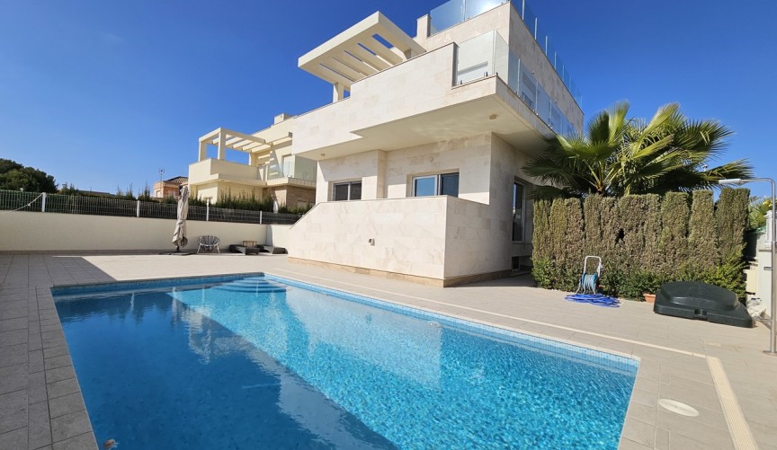 Reventa - Villa -
La Zenia - Costa Blanca