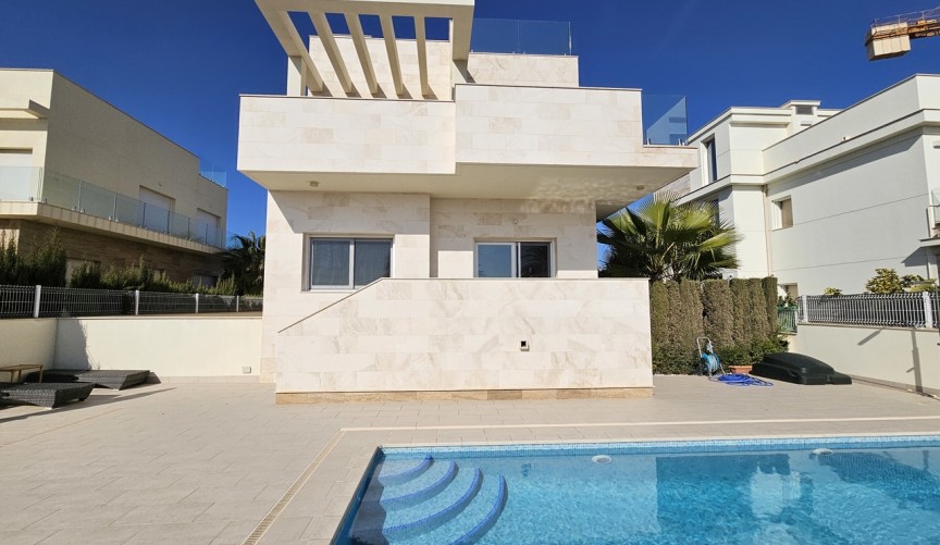 Reventa - Villa -
La Zenia - Costa Blanca
