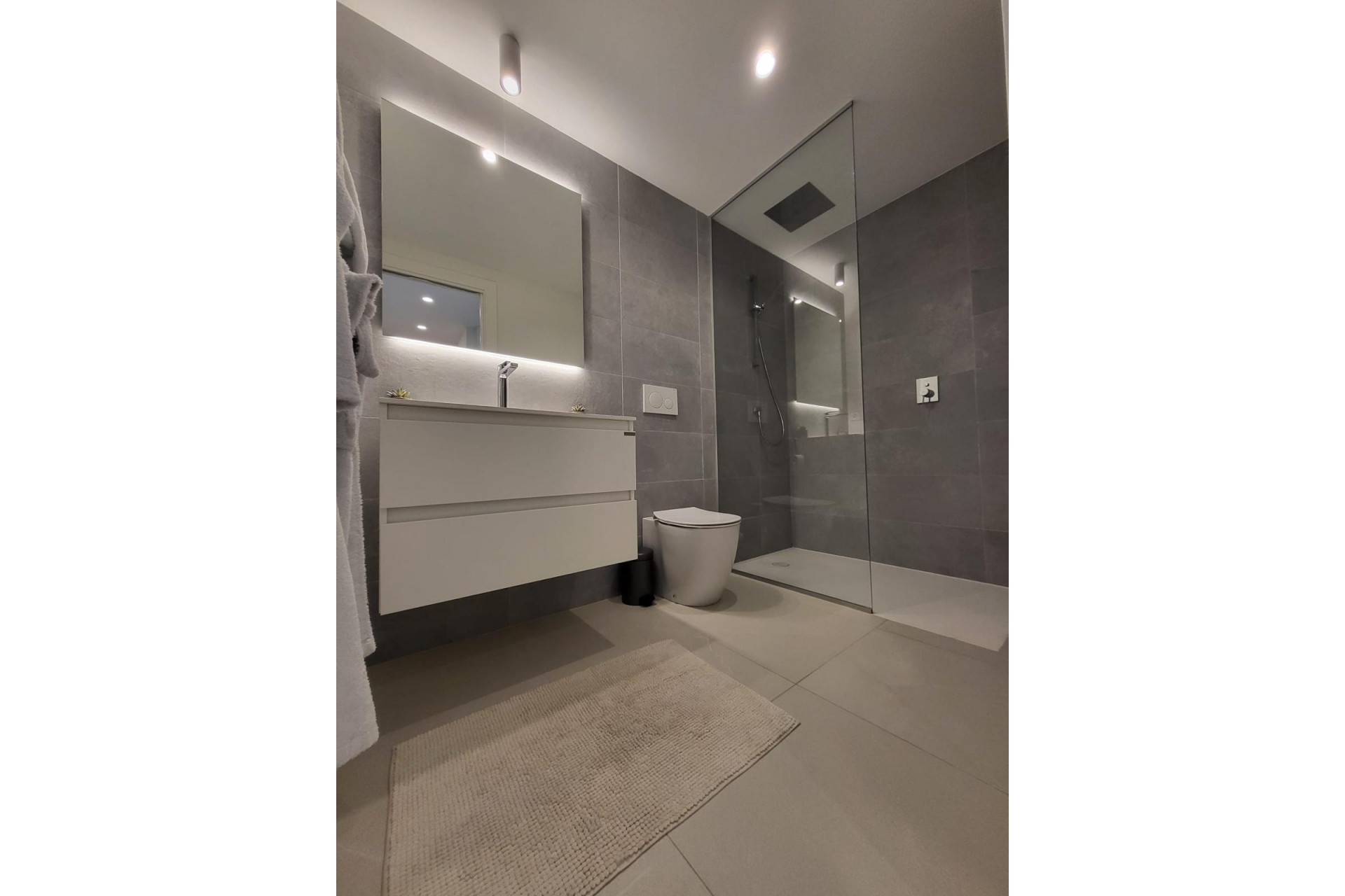 Reventa - Villa -
Las Colinas Golf - Costa Blanca