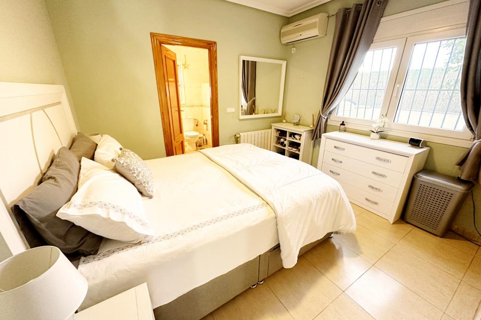 Reventa - Villa -
Lo Santiago - Inland