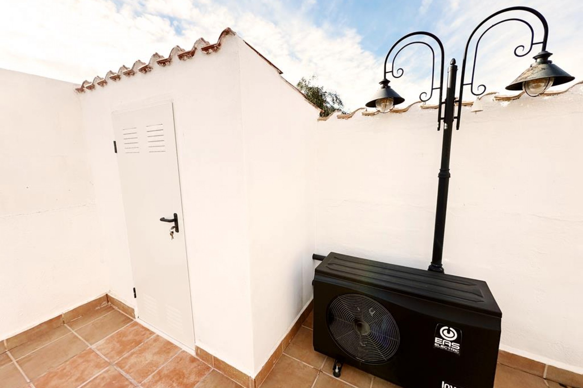 Reventa - Villa -
Lo Santiago - Inland