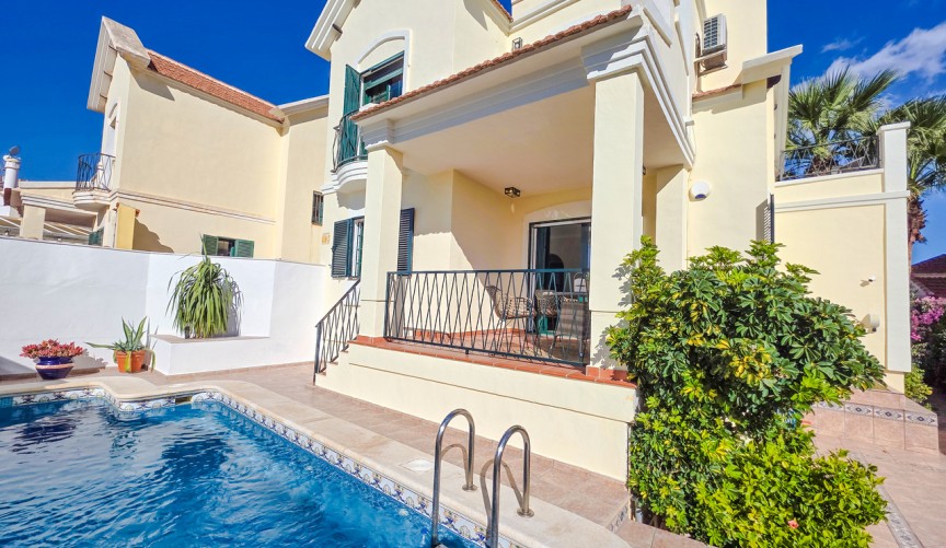 Reventa - Villa -
Los Dolses - Inland