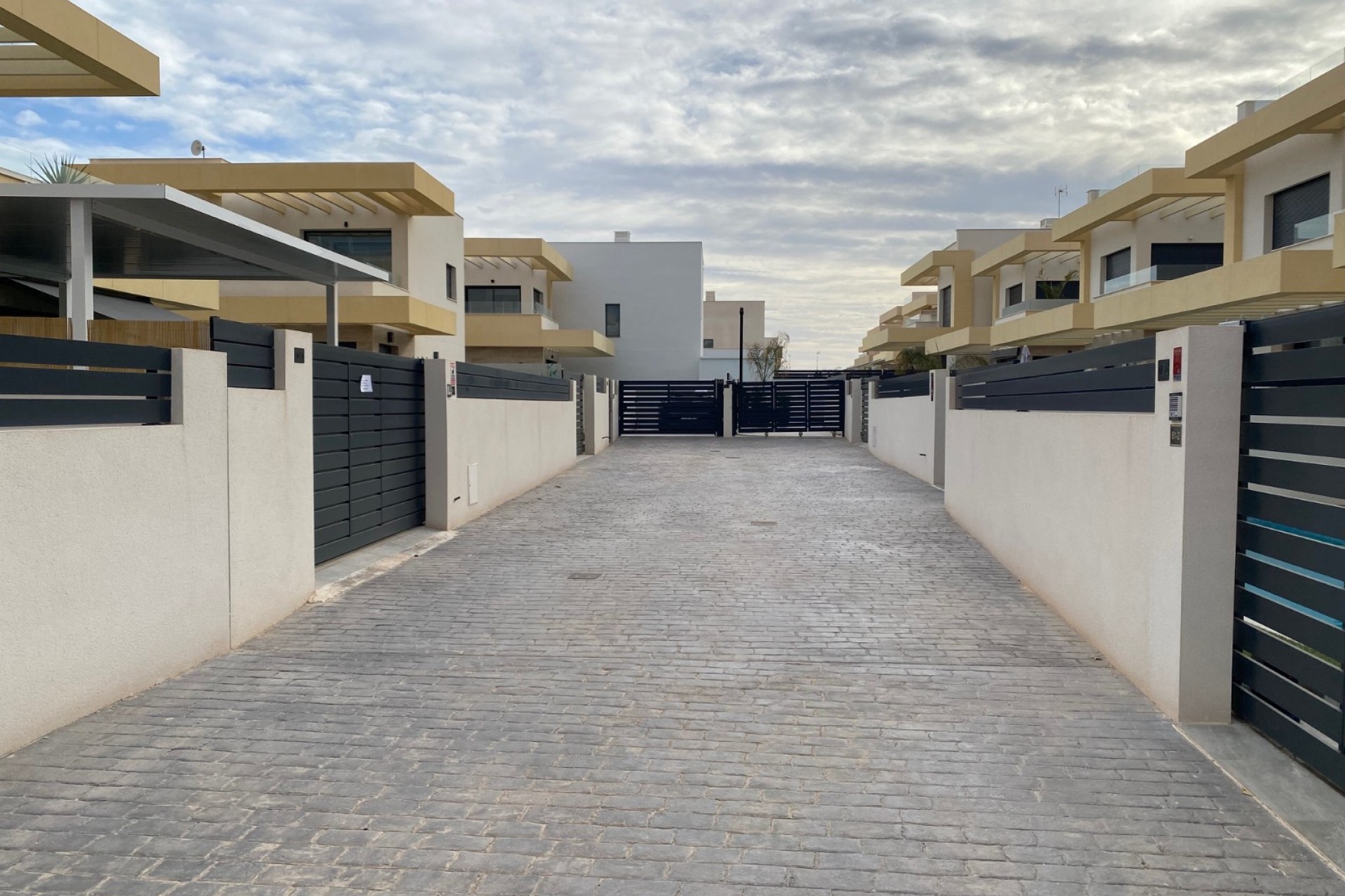 Reventa - Villa -
Los Montesinos - Costa Blanca