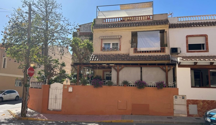 Reventa - Villa -
Los Montesinos - Costa Blanca